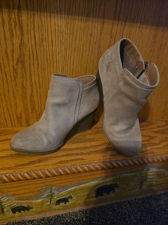 Time and Tru Shoes - Time And True Tan Faux Suede Ankle Boots Womens Size 6.5